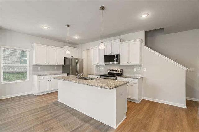 2568 Swan Lake Drive, Grayson, GA 30017