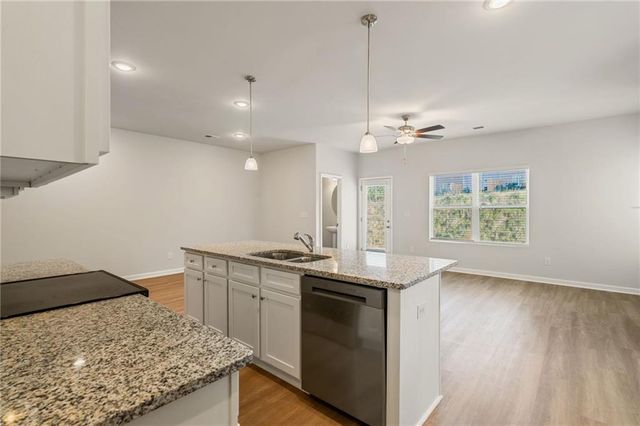 2568 Swan Lake Drive, Grayson, GA 30017