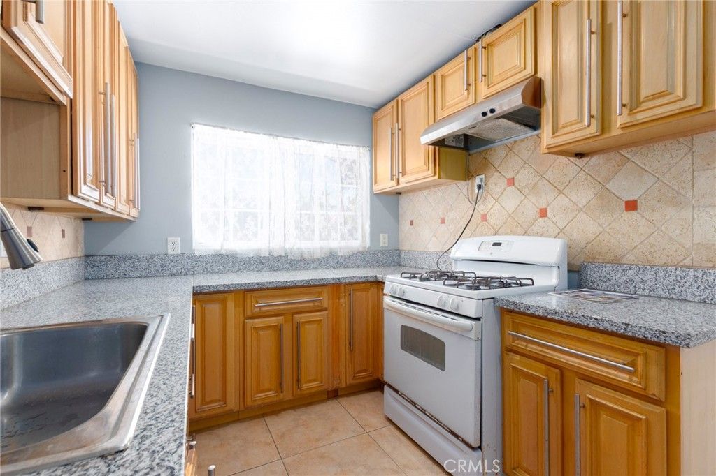 922 Toddy Street, Santa Ana, CA 92703 — photo 2