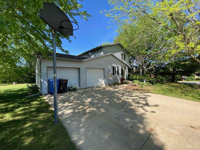 400 Linda Road, Mount Horeb, WI 53572
