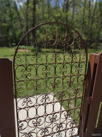 24473 REMINGTON Lane, Lebanon, MO 65536