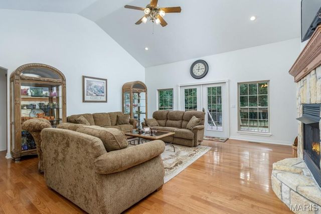 24473 REMINGTON Lane, Lebanon, MO 65536