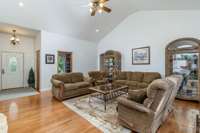 24473 REMINGTON Lane, Lebanon, MO 65536