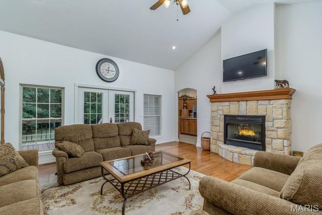 24473 REMINGTON Lane, Lebanon, MO 65536