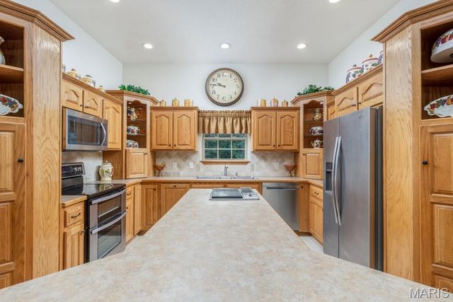 24473 REMINGTON Lane, Lebanon, MO 65536