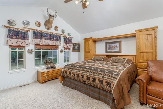 24473 REMINGTON Lane, Lebanon, MO 65536