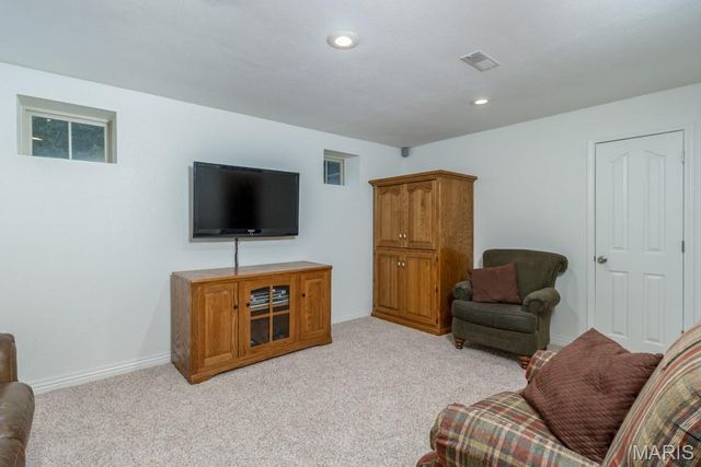 24473 REMINGTON Lane, Lebanon, MO 65536