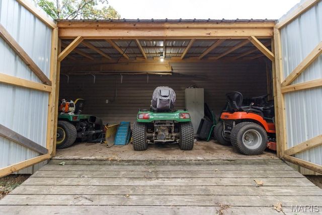 24473 REMINGTON Lane, Lebanon, MO 65536