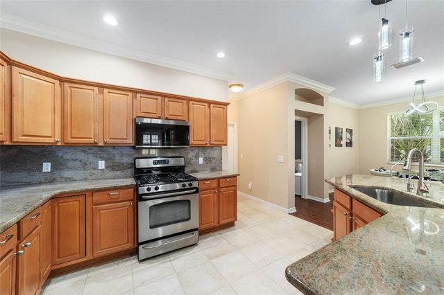 562 ALLENWOOD LOOP, The Villages, FL 32162