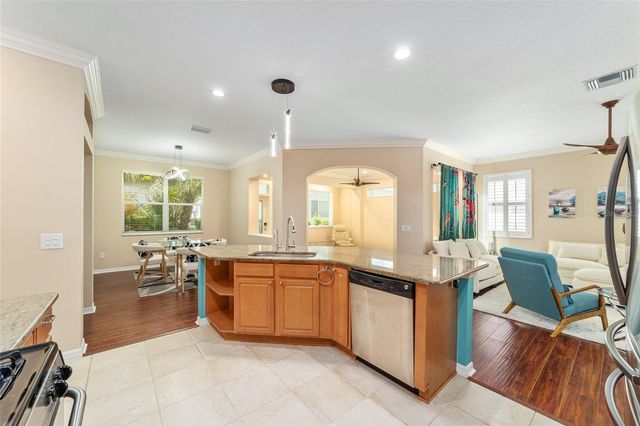 562 ALLENWOOD LOOP, The Villages, FL 32162