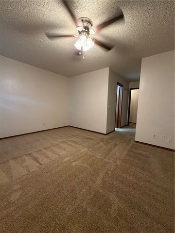 2405 E Gentle Oaks Lane, Fayetteville, AR 72703
