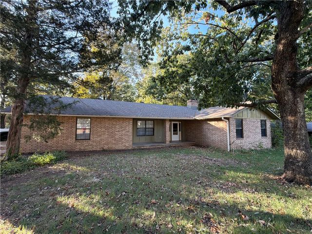 2405 E Gentle Oaks Lane, Fayetteville, AR 72703