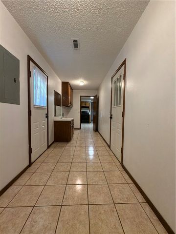 2405 E Gentle Oaks Lane, Fayetteville, AR 72703