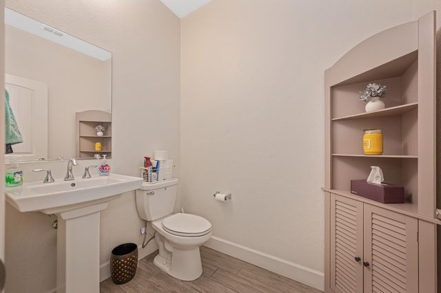 3137 Brandenburber Dr, Roseville, CA 95747