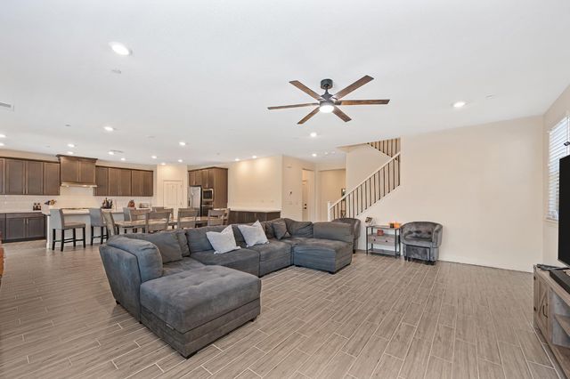 3137 Brandenburber Dr, Roseville, CA 95747