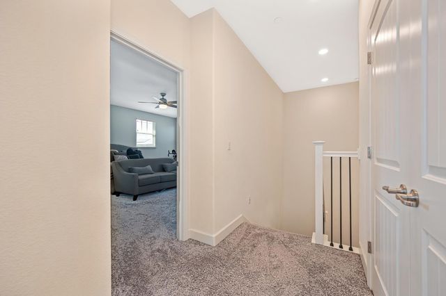 3137 Brandenburber Dr, Roseville, CA 95747