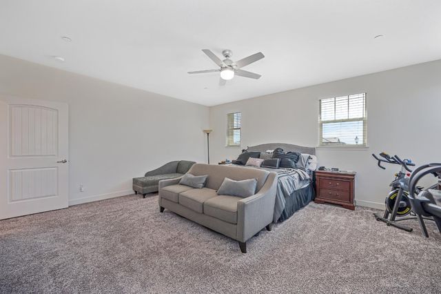 3137 Brandenburber Dr, Roseville, CA 95747