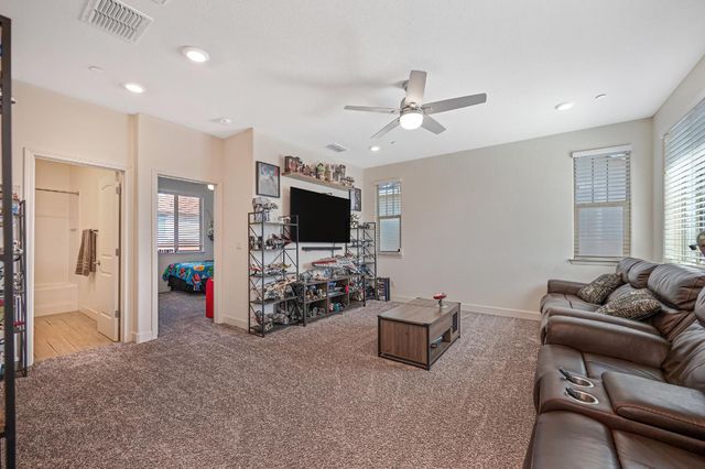 3137 Brandenburber Dr, Roseville, CA 95747