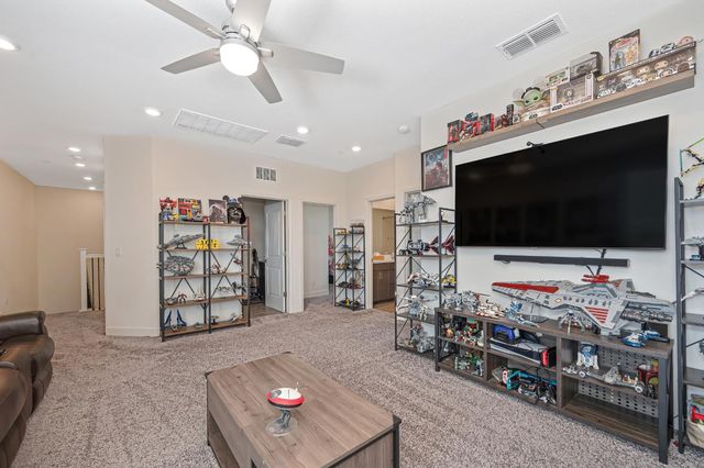 3137 Brandenburber Dr, Roseville, CA 95747