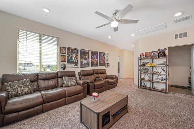 3137 Brandenburber Dr, Roseville, CA 95747