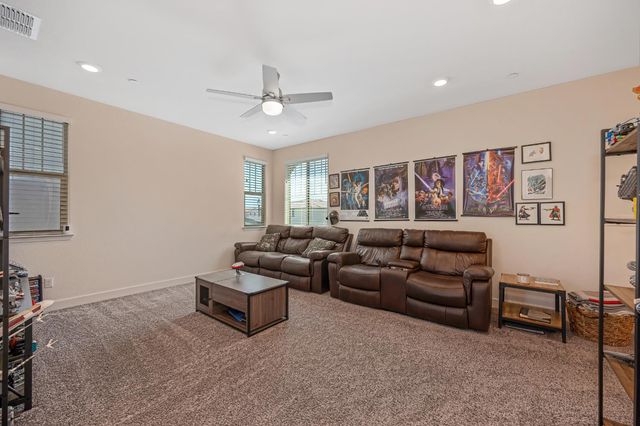 3137 Brandenburber Dr, Roseville, CA 95747