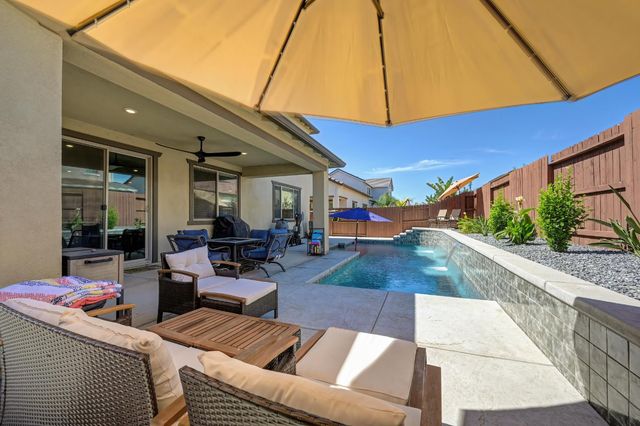 3137 Brandenburber Dr, Roseville, CA 95747