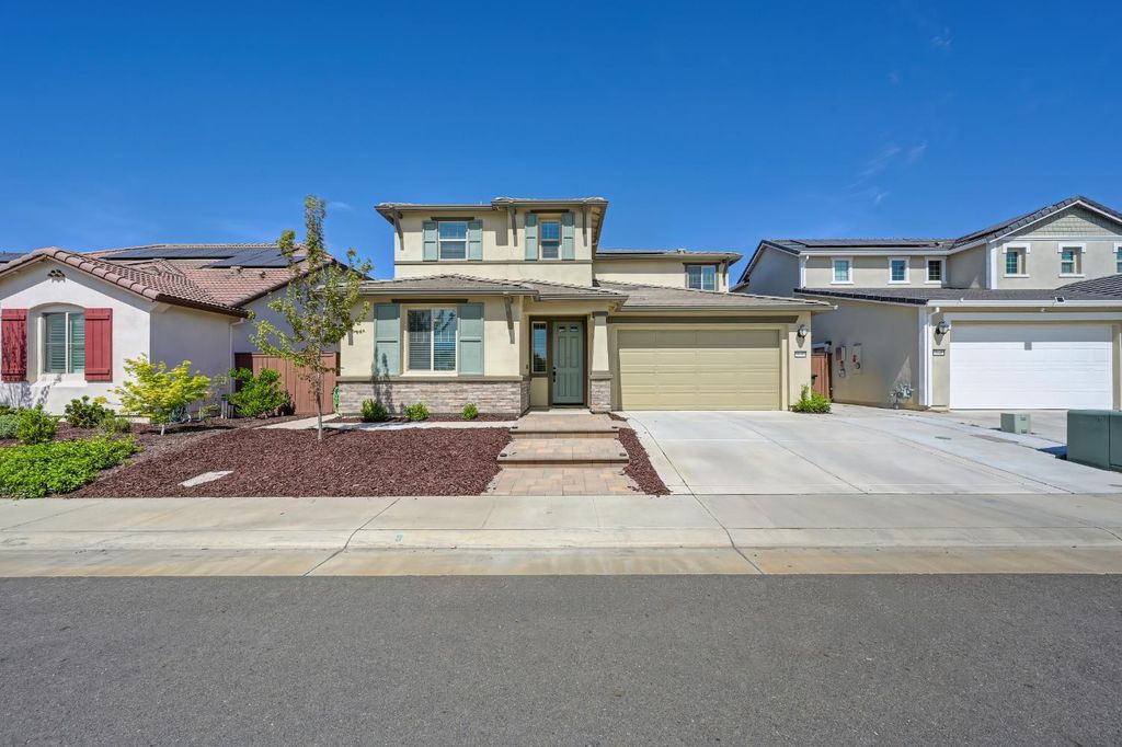 3137 Brandenburber Dr, Roseville, CA 95747