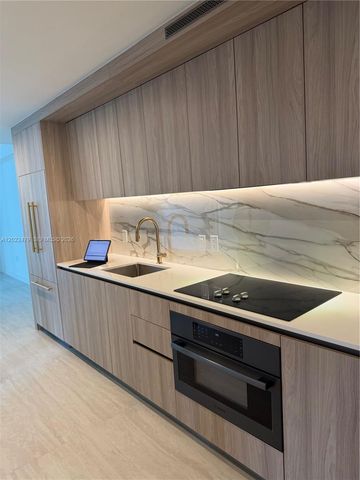 77 SE 5st 2306, Miami, FL 33131