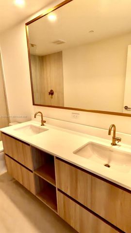 77 SE 5st 2306, Miami, FL 33131