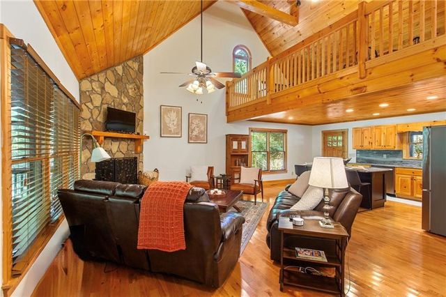 56 Robin Lake Drive, Ellijay, GA 30540