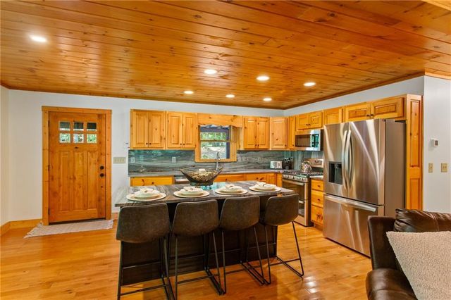 56 Robin Lake Drive, Ellijay, GA 30540