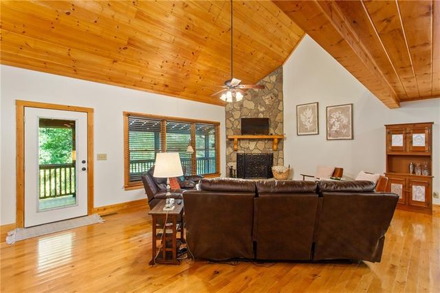 56 Robin Lake Drive, Ellijay, GA 30540