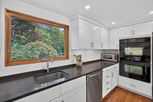 25 High Point Drive, Brewster, MA 02631