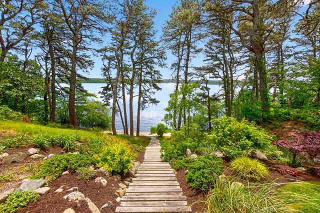 25 High Point Drive, Brewster, MA 02631
