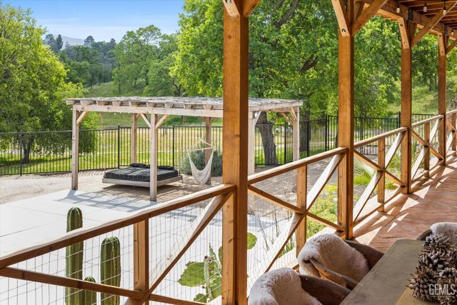 29477 Cassie Court, Keene, CA 93531