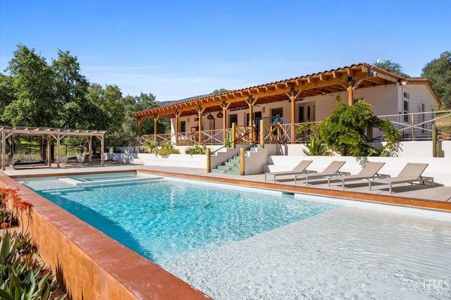 29477 Cassie Court, Keene, CA 93531