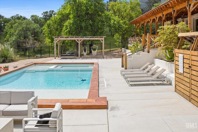 29477 Cassie Court, Keene, CA 93531