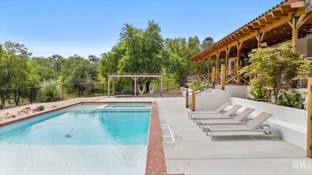 29477 Cassie Court, Keene, CA 93531