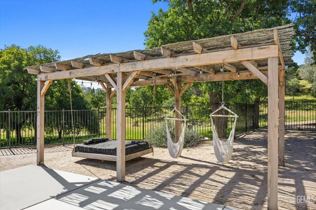 29477 Cassie Court, Keene, CA 93531