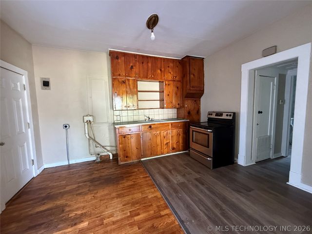 810 N K Street, Muskogee, OK 74403