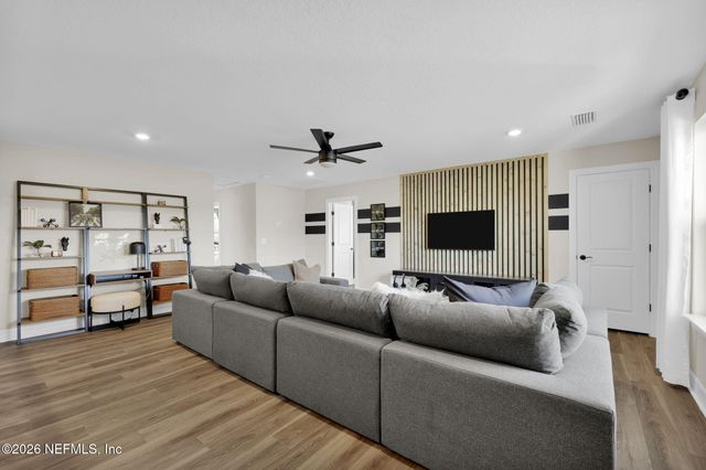 3444 KINDLEWOOD Drive, Middleburg, FL 32068