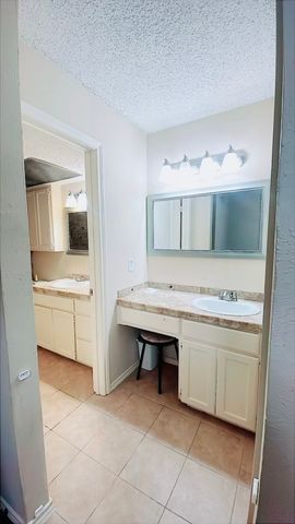 3206 S Fielder Road 201, Arlington, TX 76015