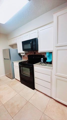 3206 S Fielder Road 201, Arlington, TX 76015