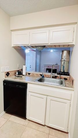 3206 S Fielder Road 201, Arlington, TX 76015