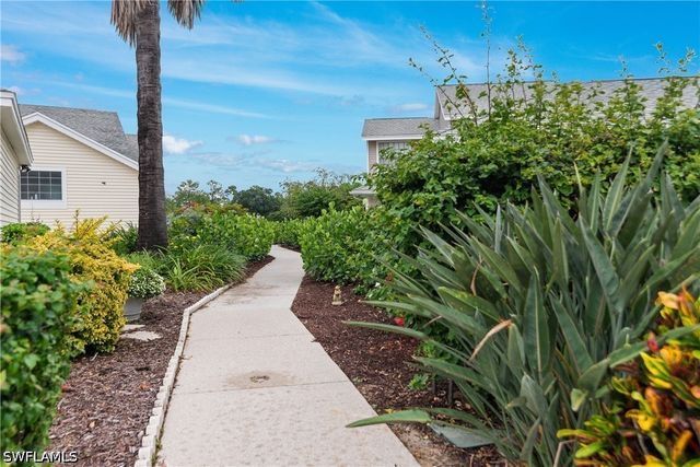 163 Bristol LN B 201, Naples, FL 34112