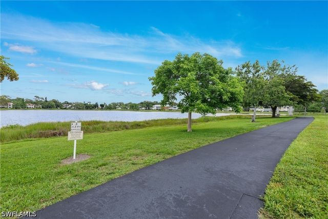 163 Bristol LN B 201, Naples, FL 34112