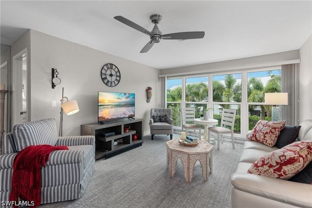 163 Bristol LN B 201, Naples, FL 34112
