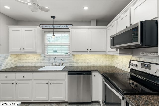 163 Bristol LN B 201, Naples, FL 34112
