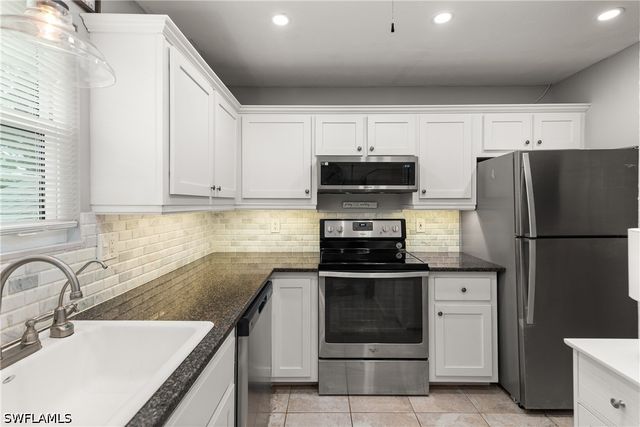 163 Bristol LN B 201, Naples, FL 34112