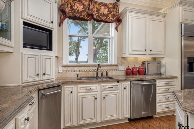 280 N Bay Dr, Bullard, TX 75757